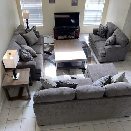 Family Ready In Gated Community Near Attractions Villa